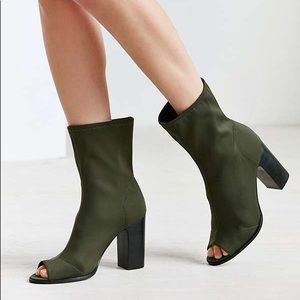 NIB Urban Outfitters PeepToe Glove Boot Sz 8 Khaki